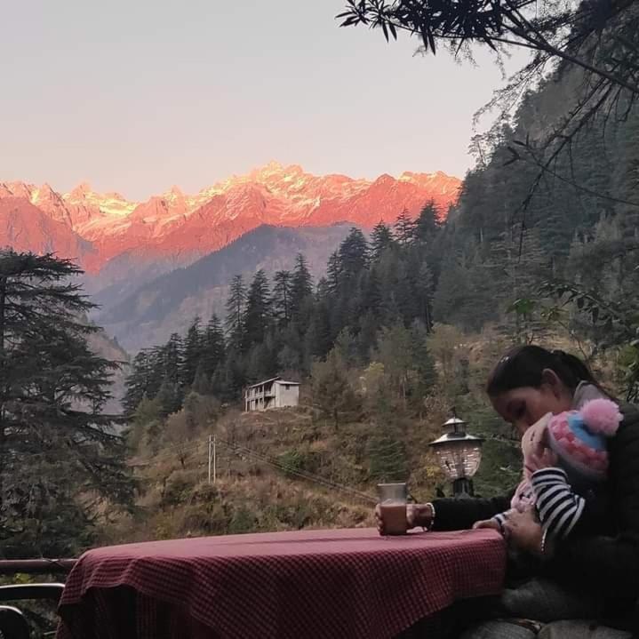 Hotel Deep Forest Kasol Kültér fotó